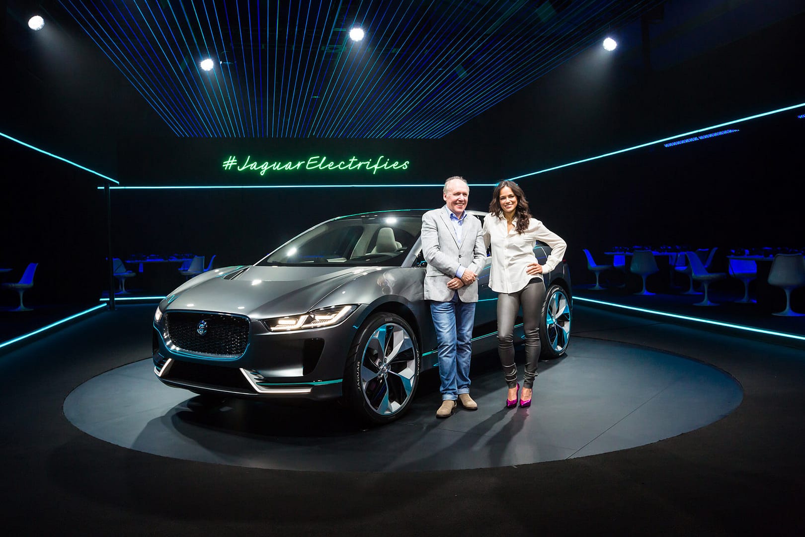 沉浸式汽车虚拟发布会